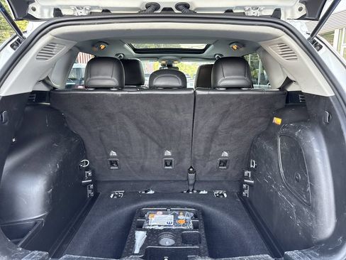 Used 2022 Jeep Compass Latitude w/ Sun and Sound Group AWD/4WD image 36
