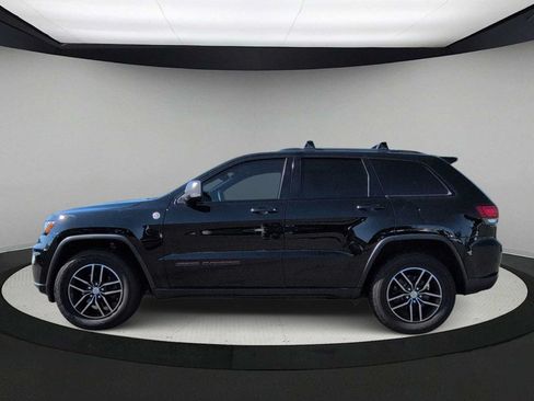 Used 2017 Jeep Grand Cherokee Trailhawk AWD/4WD image 5