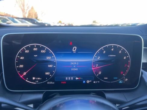 Used 2025 Mercedes-Benz GLC 300 4MATIC image 14