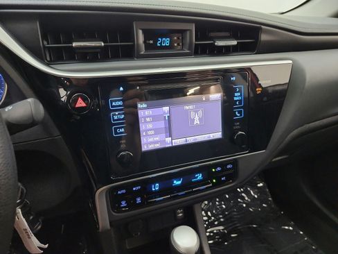 Used 2017 Toyota Corolla LE FWD image 10
