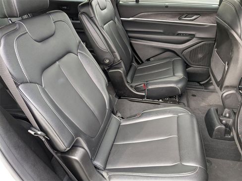 Used 2024 Jeep Grand Cherokee L Limited w/ Luxury Tech Group II image 35