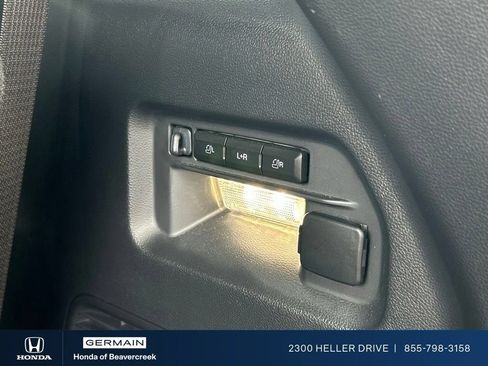 Used 2025 Ford Explorer Platinum w/ Ultimate Package AWD/4WD image 33