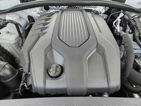 Certified 2026 Porsche Macan AWD/4WD image 30