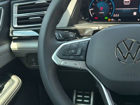 New 2026 Volkswagen Atlas Cross Sport SEL R-Line AWD/4WD image 16