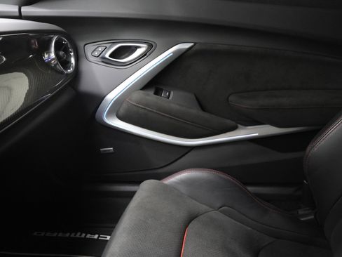 Used 2019 Chevrolet Camaro ZL1 RWD image 13
