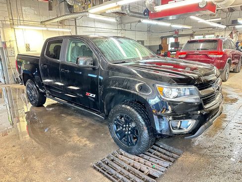Used 2019 Chevrolet Colorado Z71 AWD/4WD image 2