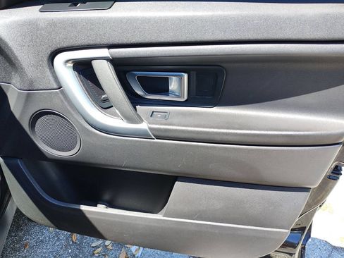 Used 2018 Land Rover Discovery Sport SE image 53