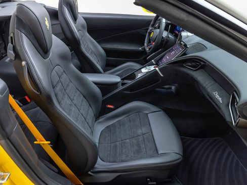 Certified 2025 Ferrari Roma Spider image 65
