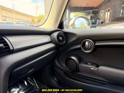 Used 2018 MINI Cooper 2-Door Hardtop FWD image 15