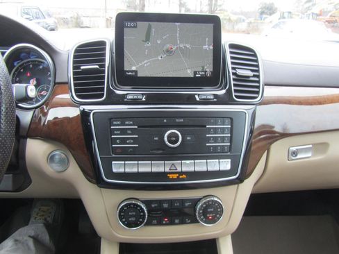 Used 2018 Mercedes-Benz GLS 550 4MATIC w/ Driver Assistance Package image 15