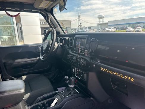 Used 2021 Jeep Wrangler Unlimited Sport AWD/4WD image 9