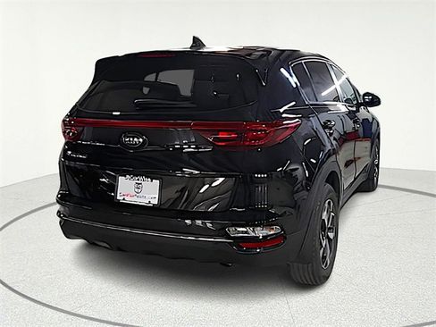 Used 2020 Kia Sportage LX image 7