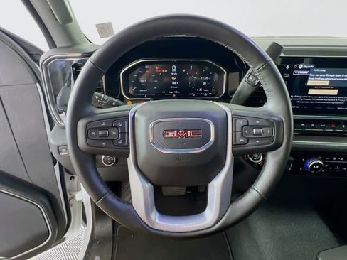 Used 2026 GMC Sierra 1500 SLT AWD/4WD image 12