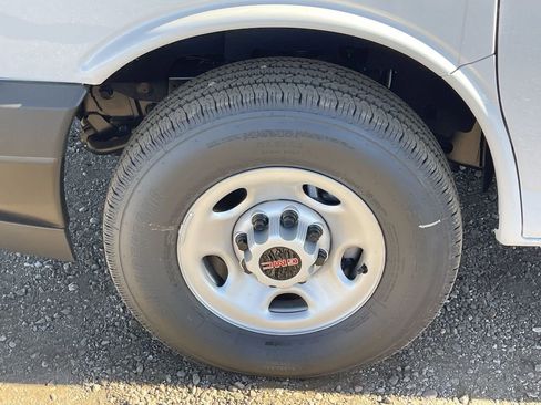 New 2025 GMC Savana 3500 LS image 32