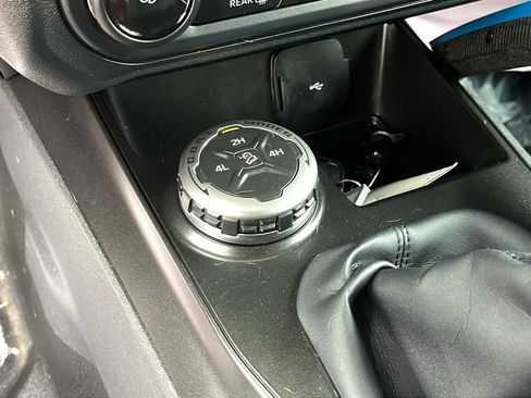 Used 2022 Ford Bronco Black Diamond image 21