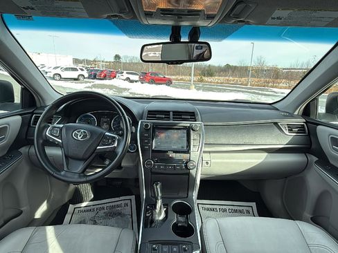Used 2016 Toyota Camry XLE image 25