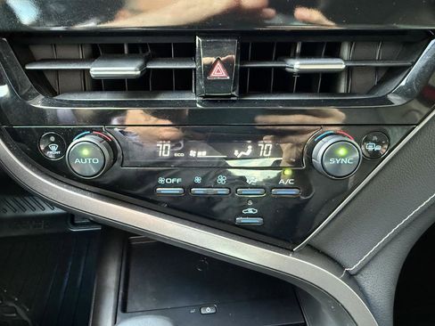 Used 2022 Toyota Camry XSE image 19