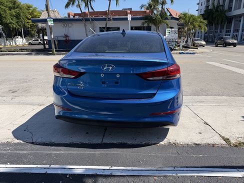 Used 2017 Hyundai Elantra SE FWD image 18
