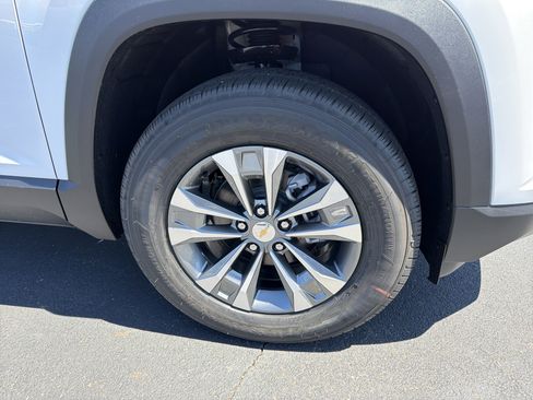 New 2026 Chevrolet Equinox LT w/ Safety and Technology Package FWD image 12