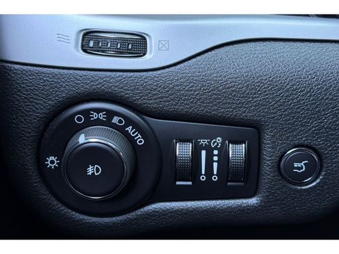 Used 2014 Jeep Cherokee Trailhawk w/ Comfort/Convenience Group AWD/4WD image 32