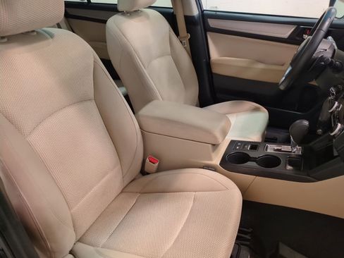 Used 2018 Subaru Outback 2.5i Premium image 11