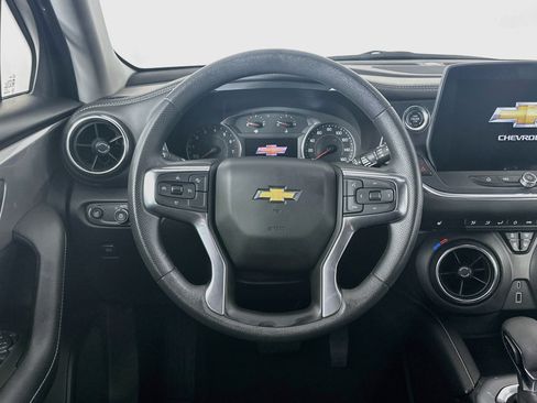 Used 2025 Chevrolet Blazer LT FWD image 17