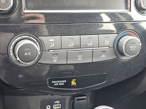 Used 2021 Nissan Rogue Sport S image 19