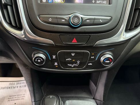 Used 2019 Chevrolet Equinox LT image 35