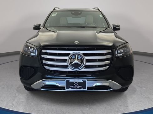 Used 2024 Mercedes-Benz GLS 450 4MATIC image 2