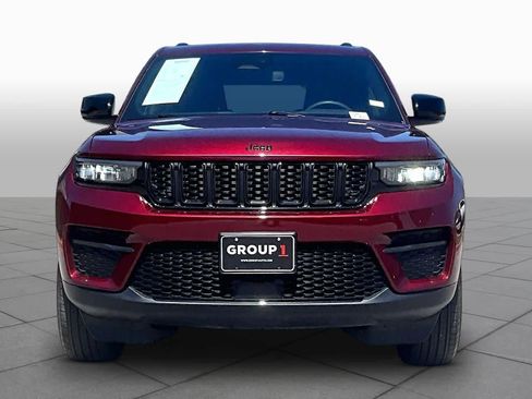 Used 2024 Jeep Grand Cherokee Altitude RWD image 4