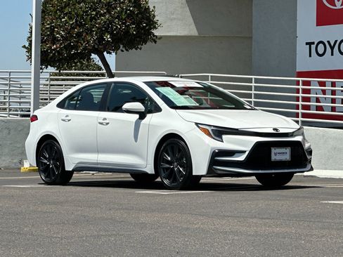 Used 2024 Toyota Corolla SE FWD image 8