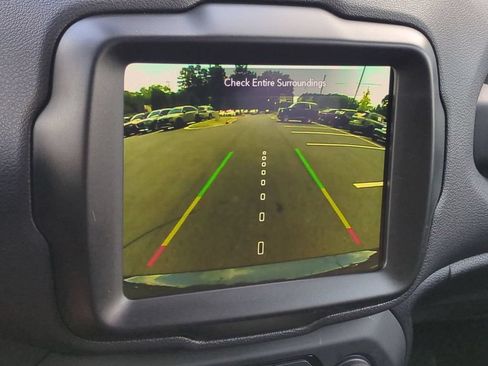 Used 2023 Jeep Renegade Latitude AWD/4WD image 18