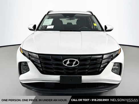 Used 2022 Hyundai Tucson SEL FWD image 2