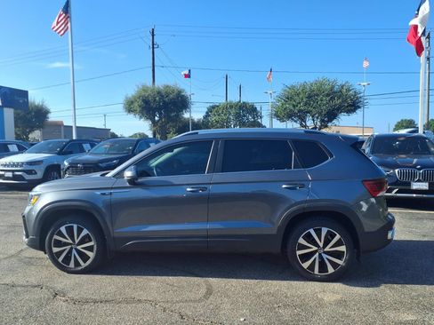 Used 2024 Volkswagen Taos SE FWD image 24
