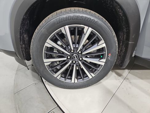 New 2026 Nissan Pathfinder Platinum image 27