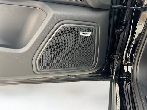 New 2026 Porsche Macan image 21