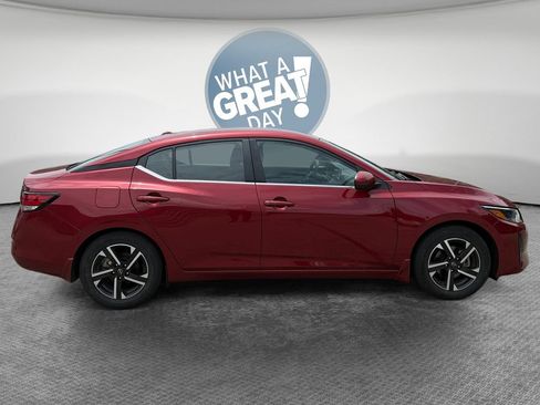 Used 2024 Nissan Sentra SV FWD image 2