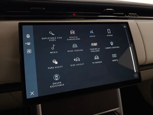 Used 2025 Land Rover Range Rover Long Wheelbase SE AWD/4WD image 26