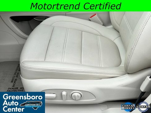 Used 2022 GMC Acadia Denali w/ Denali Technology Package AWD/4WD image 24