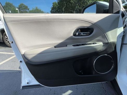 Used 2017 Honda HR-V EX-L image 21
