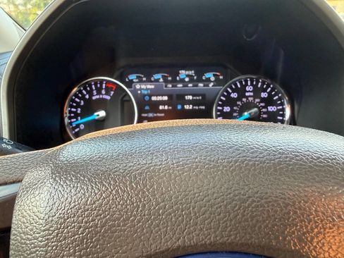 Used 2018 Ford Expedition XLT w/ Equipment Group 202A AWD/4WD image 42