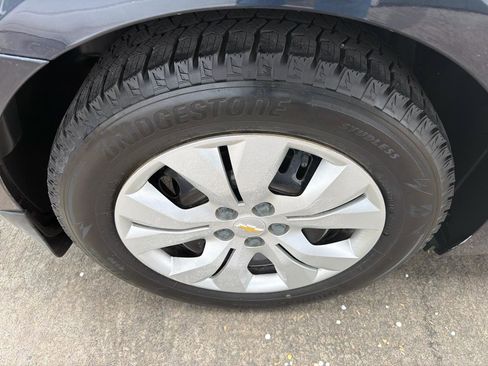 Used 2014 Chevrolet Cruze LS FWD image 17