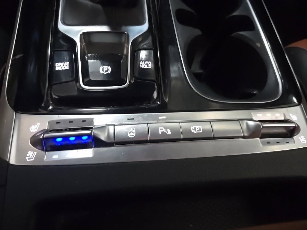 Certified 2022 Kia Carnival SX Prestige FWD image 26