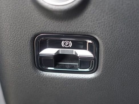 Used 2023 Mercedes-Benz C 300 Sedan image 17