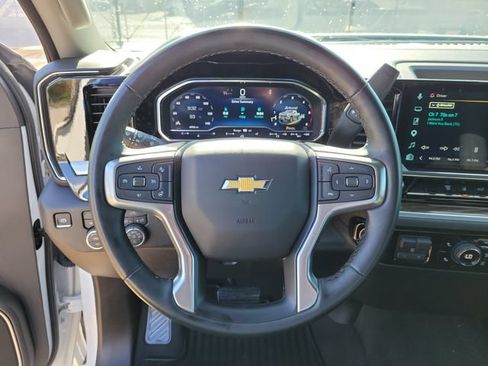 Used 2025 Chevrolet Silverado 2500 LT w/ Convenience Package AWD/4WD image 19