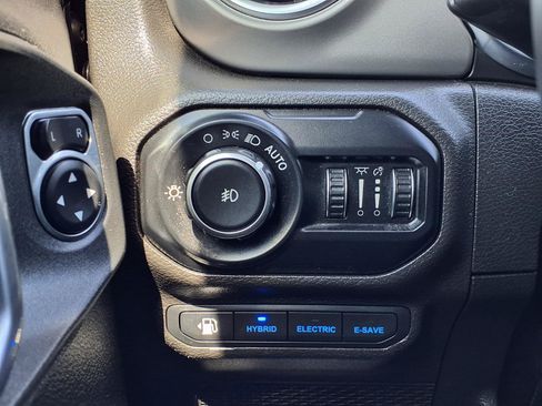 Used 2022 Jeep Wrangler Unlimited Rubicon 4xe AWD/4WD image 27