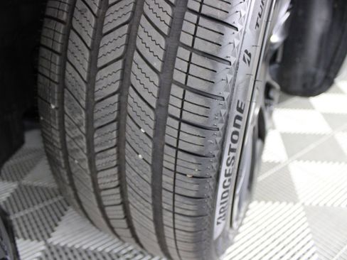 Used 2021 Tesla Model Y Long Range image 37