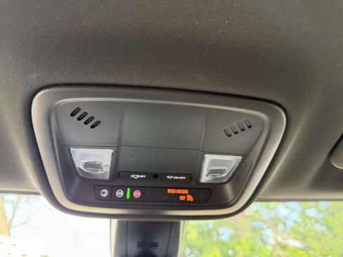 Used 2023 Chevrolet Traverse LS AWD/4WD image 30