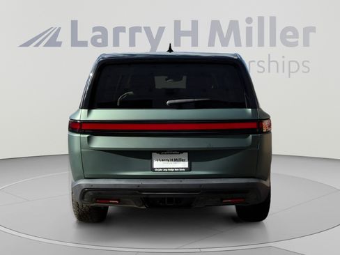 Used 2025 Rivian R1S Adventure Dual AWD/4WD image 4
