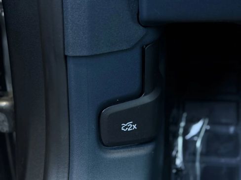 Used 2025 Ford Maverick Lariat w/ Black Appearance Package image 25